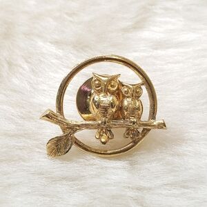 VINTAGE Avon Gold Tone Adorable Owls on a branch Pin Brooch